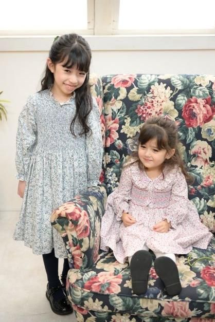 Kidiwi キディウィ スモッキング ワンピース 6A サンサカエ 花柄 Kidiwi キディウィ スモッキング ワンピース 6A サンサカエ 花柄