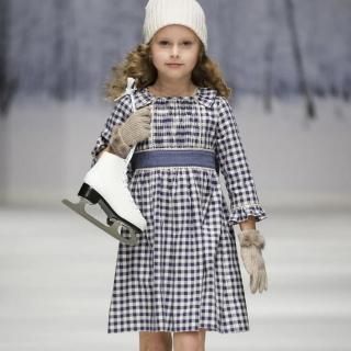 10Y(140cm) - 一針一針、手刺繍で仕上げた、スモッキングワンピース専門店