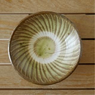 4,5寸ベタ底皿 A・薄緑ハケメ - 小鹿田焼/販売/通販/= おんた焼