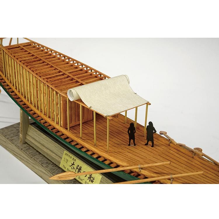 黄金の船と輪のアートオブジェ｜時空を越える象徴的造形 Amazon.co.jp: 木製 舵輪 錨 アンティーク 海賊 インテリア 御
