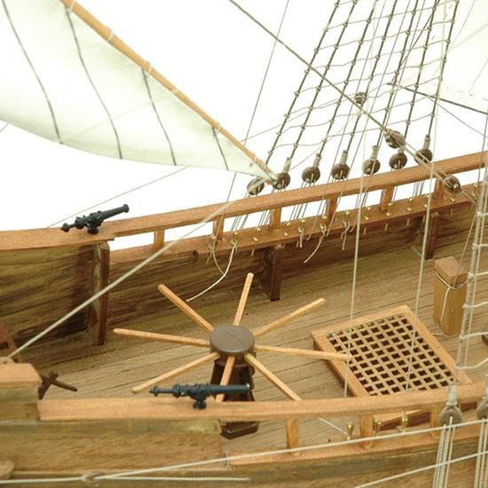 木製帆船模型 ハーフムーン（1/40スケール・全長 730mm・完成