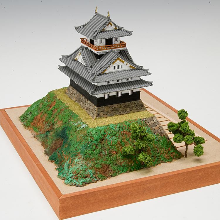 木製建築模型 岐阜城（1/150スケール・全長 300mm・完成重量 600g