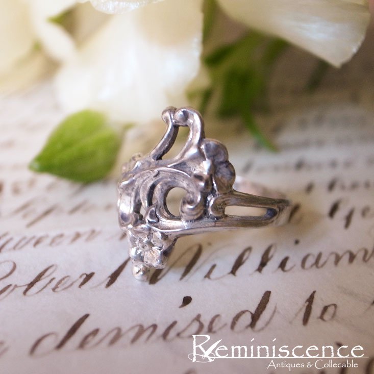 ロココの薫り漂う銀の指輪 / Vintage Rococo Style Sterling Silver Ring - Reminiscence 　 Antiques&Collectable