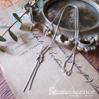 首元で結ぶ銀の鎖 / Vintage Silver Knot Necklace