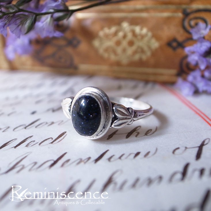 夜空に光る星のように / Vintage Sterling Silver Ring with Deep Blue Glass Cabochon, -  Reminiscence 　Antiques&Collectable