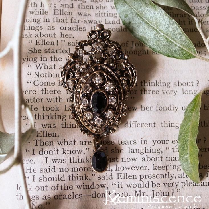 想いを込める黒い宝石 / Vintage Victorian Style Jet Brooch