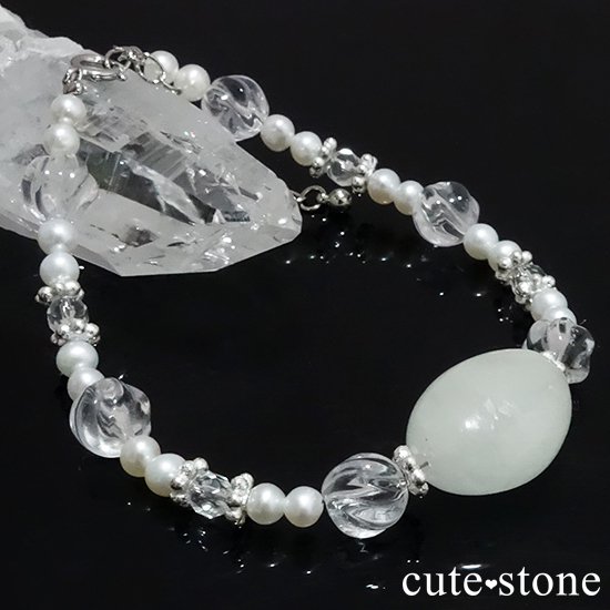 白翡翠のお姫様】 - cute stone - 翡翠 水晶 淡水真珠 のブレスレット