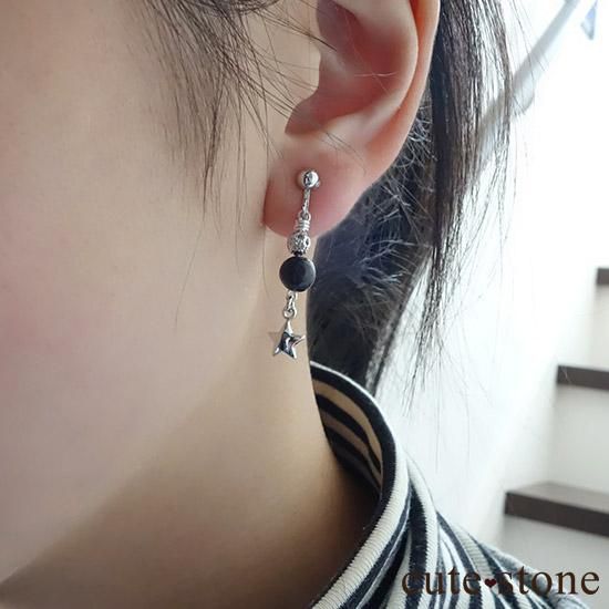 【小さな星の子】サハラNWA869(コンドライト隕石)を使ったピアス イヤリングの写真3 cute stone