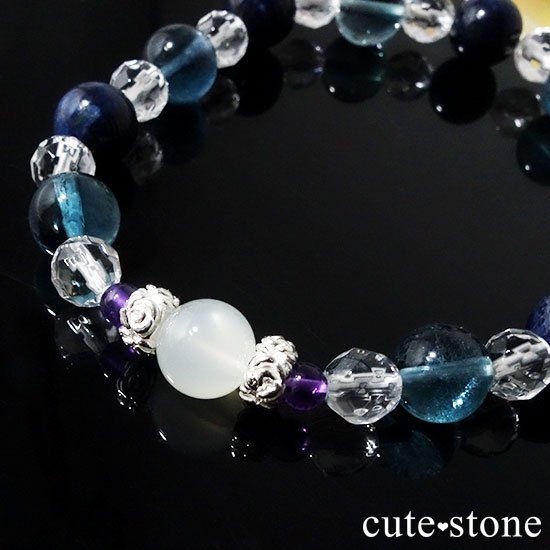 【汀の月】ホワイトムーンストーン ブルーフローライト デュモルチェライト アメジストのブレスレットの写真6 cute stone