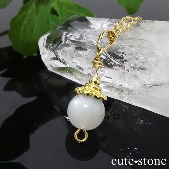 【Birthday Necklace 6月】 ホワイトムーンストーンと水晶で作った誕生石ネックレスの写真4 cute stone