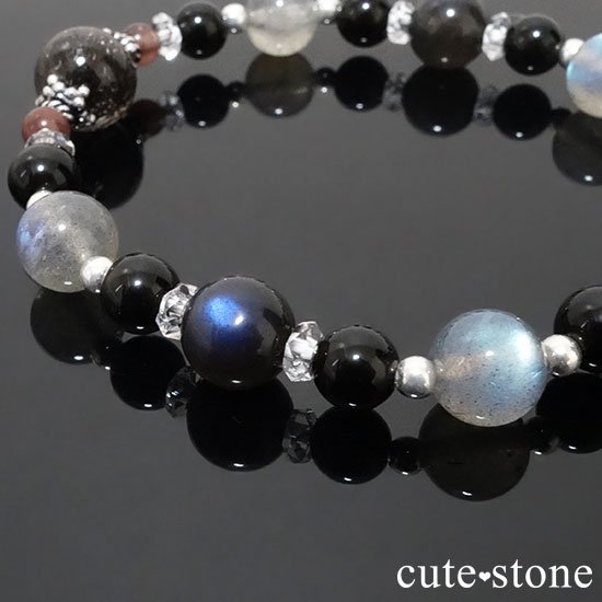 【Cosmo bracelet】ブラックルチル ブラックラブラドライト ラブラドライト テクタイト レッドスキャポライトのブレスレットの写真0 cute stone