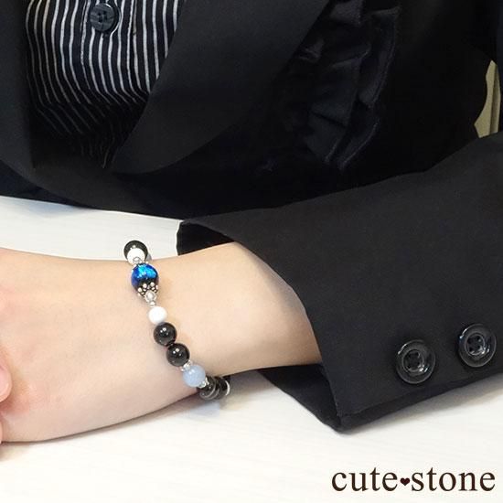 【深海のほたる】ホタルガラス オニキス エンジェライト ホワイトシェル 水晶のブレスレットの写真5 cute stone