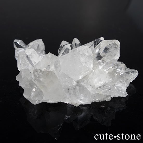 ブラジル産水晶の手のひらサイズのクラスター - cute stone -