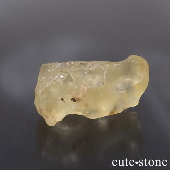 リビアングラスの原石の写真1 cute stone