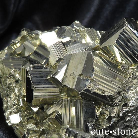 ペルー ワンサラ鉱山産 パイライトのクラスターの写真3 cute stone