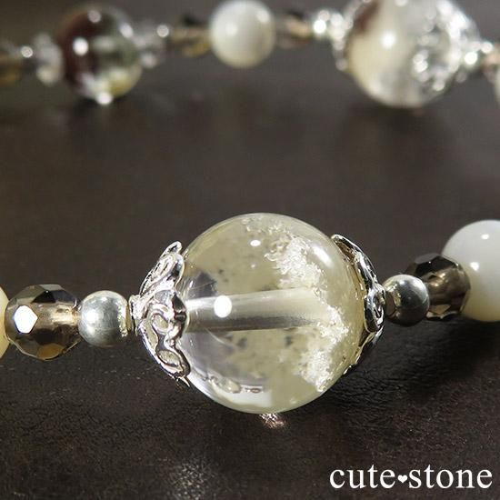 【Snow globe】 ホワイトガーデンクォーツ ガーデンクォーツ スモーキークォーツ マザーオブパール 水晶のブレスレットの写真1 cute stone