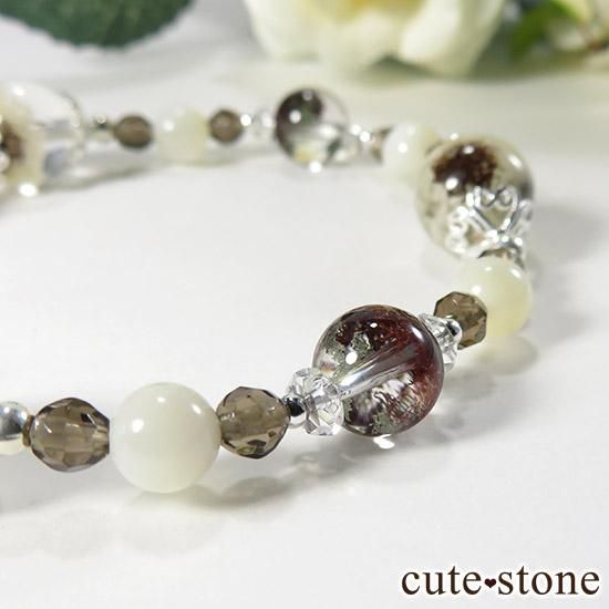【Snow globe】 ホワイトガーデンクォーツ ガーデンクォーツ スモーキークォーツ マザーオブパール 水晶のブレスレットの写真3 cute stone
