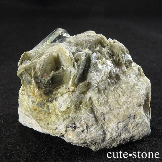 パキスタン産アクアマリンの母岩付き原石 77gの写真0 cute stone
