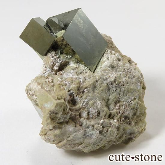 パイライトの母岩付き原石(キュービックパイライト) 33gの写真1 cute stone