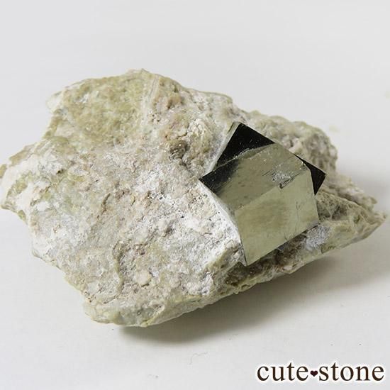 パイライトの母岩付き原石(キュービックパイライト) 32gの写真1 cute stone