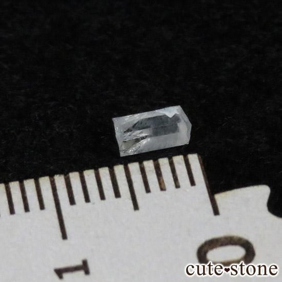 フェナカイトの単体結晶(原石) 0.4ctの写真2 cute stone