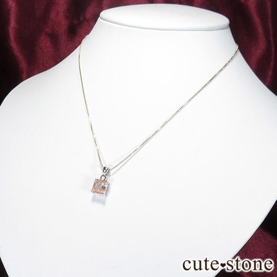 カザフスタン産ストロベリークォーツのカット入りペンダントトップ Gの写真3 cute stone
