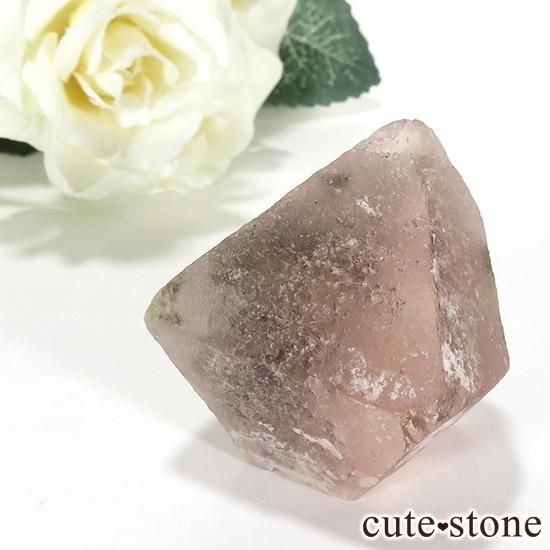 ピンクフローライト(内モンゴル産)の八面体結晶（原石） 70g