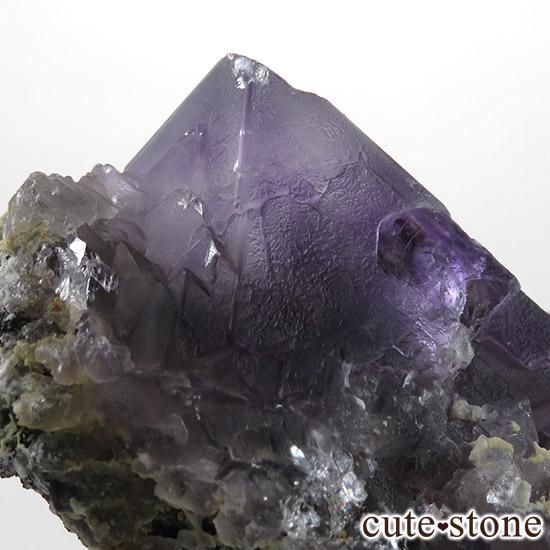 パープルフローライト (内モンゴル産)八面体結晶(原石)145gの写真1 cute stone