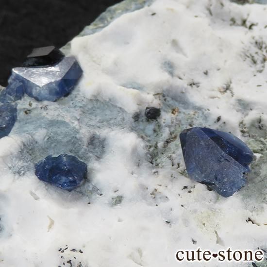 【GW限定値下げ】 ベニトアイト ネプチュナイト ジョアキナイト 母岩付き ベニトアイト / ネプチュナイト / ジョアキナイト【Benitoite with