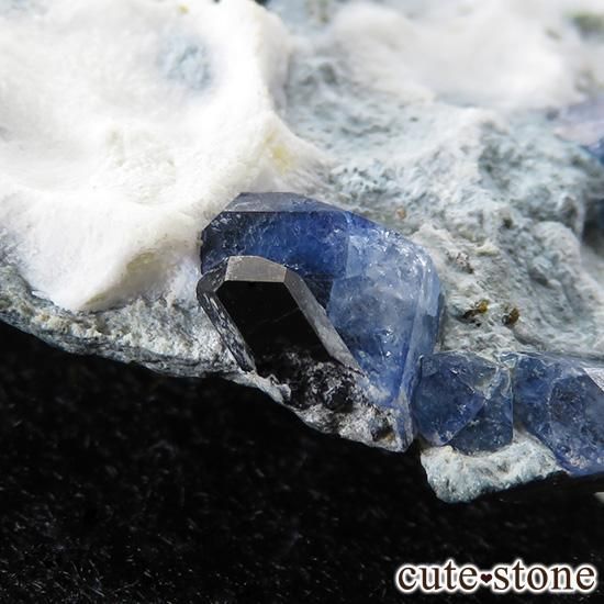 ベニトアイト　ネプチュナイト　原石　ベニト石　海王石　鉱物標本 ベニトアイト ネプチュナイト 原石 ベニト石 18g BN030 | 鉱物 天然石