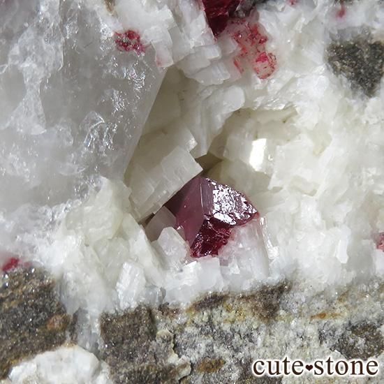シンシャ(辰砂・シナバー)の母岩付き結晶(中国 湖南省産55g シンシャ(辰砂・シナバー)の母岩付き結晶(中国 湖南省産55g