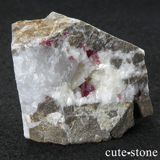 シンシャ(辰砂・シナバー)の母岩付き結晶(中国 湖南省産55g シンシャ(辰砂・シナバー)の母岩付き結晶(中国 湖南省産55g