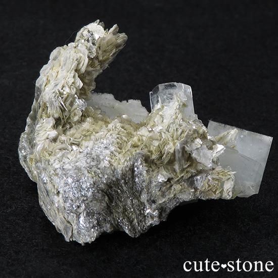 パキスタン産アクアマリン 母岩付き結晶(原石)61g - cute stone -