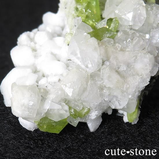 パキスタン スカルドゥ産 スフェーンの母岩付き原石(標本) 38g パキスタン スカルドゥ産 スフェーンの母岩付き原石(標本) 38g