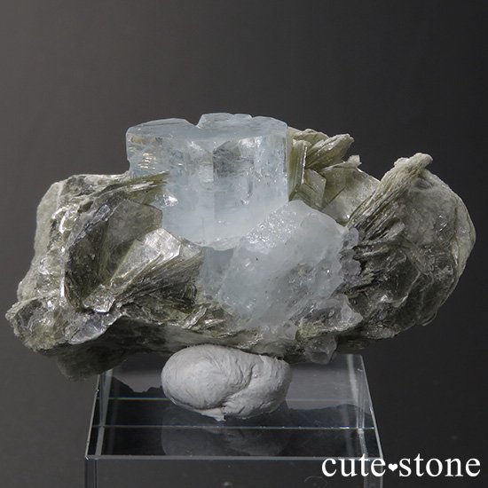 パキスタン産 アクアマリンの母岩付き結晶（原石）30.9g - cute stone -