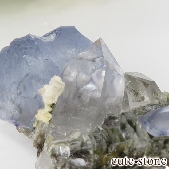 ヤオガンシャン産 フローライト(蛍石) &水晶の共生標本 28gの写真1 cute stone