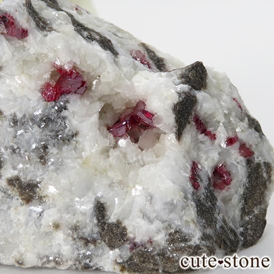 人気ブランドからコーディネートを探す シンシャ（辰砂・シナバー）の母岩付き結晶（中国 湖南省産115g その他