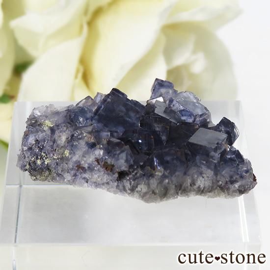 アイルランド Larkin's Quarry産 ブルーフローライトのクラスター(原石)5.3gの写真0 cute stone
