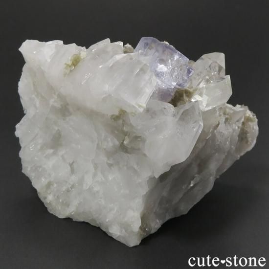 中国 ヤオガンシャン産 フローライト/水晶 共生 鉱物標本 ヤオガンシャン産 ブルーフローライト&水晶の共生標本 154g