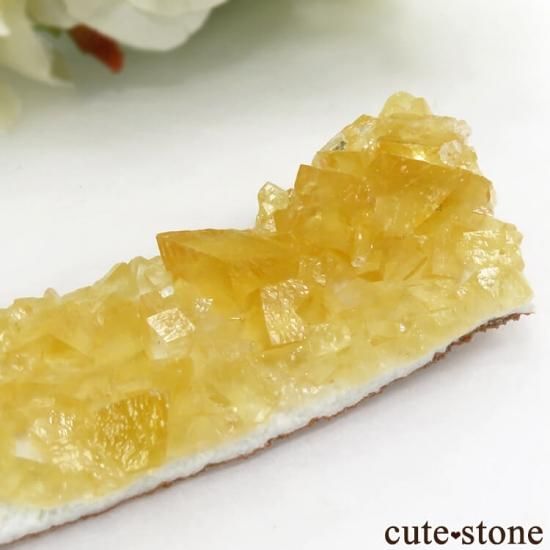 インド産 イエローカルサイトオンリバーストーン 20gの写真1 cute stone