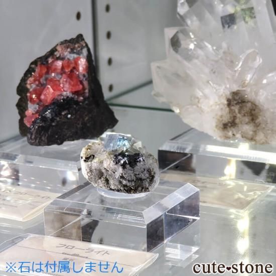 じゅん様おまとめ　アクリルベース　ゴールドカラー 2個　鉱物標本1個 アクリルベース（12枚セット）プレート ミネラルタック付き 展示