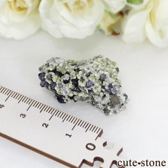 内モンゴル自治区 Yindu Ag-Pb-Zn deposit産 フローライトの原石 21.2gの写真1 cute stone