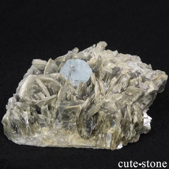 パキスタン産 アクアマリンの母岩付き結晶(原石) 224g - cute パキスタン産 アクアマリンの母岩付き結晶(原石) 224g - cute