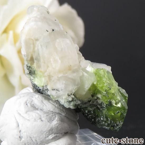 パキスタン スカルドゥ産 スフェーンの母岩付き原石 7.8g - cute stone -