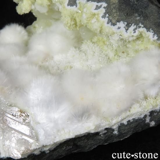 フェナカイト　結晶　原石　母岩つき オケナイトの母岩付き結晶 397g - cute stone -