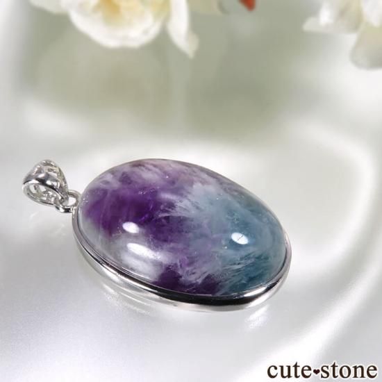 フェザーインフローライトのオーバル型ペンダントトップ No.2の写真1 cute stone