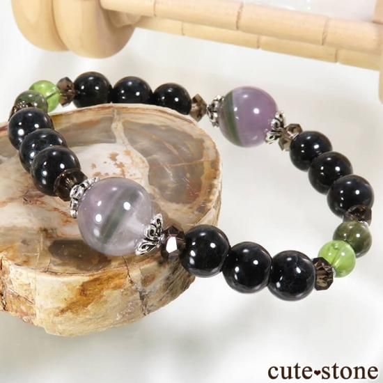 【Treasure of Dryad】 アメグリーン 黒翡翠 ペリドット コーネルピンのブレスレット - cute stone -