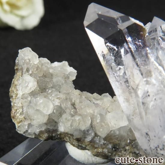 ナミビア ブランドバーグ産 水入り水晶（クォーツ）の母岩付き