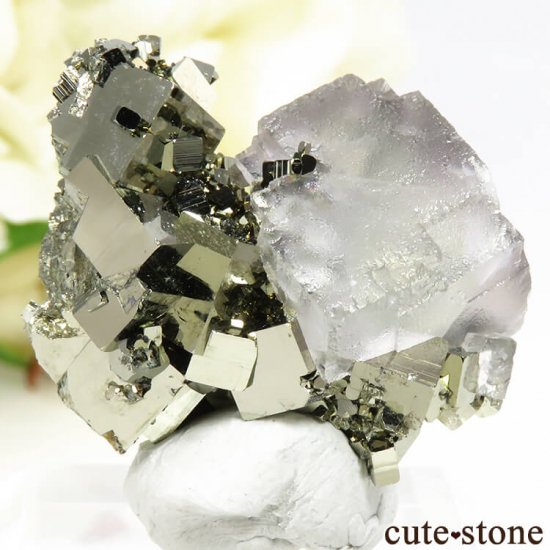 ペルー Huanzala Mine産 フローライト＆パイライト 16.5g - cute stone -