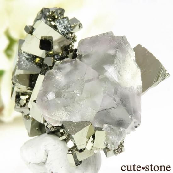 ペルー Huanzala Mine産 フローライト&パイライト 16.5gの写真0 cute stone
